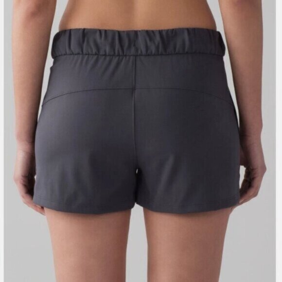 Lululemon Gray On the Fly 2.5" Shorts - 4 - Picture 7 of 11